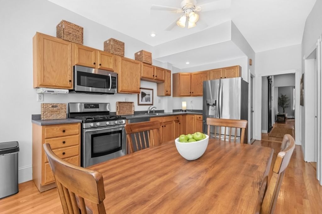 595 East 4th St #1 Boston — Photo 8 of 23
