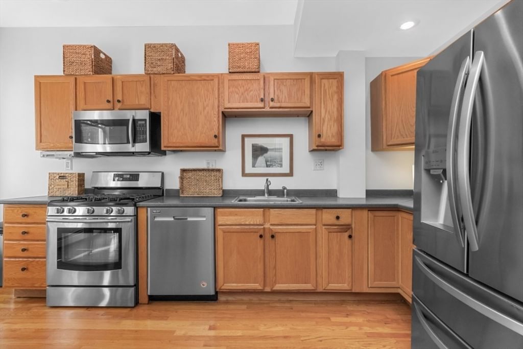 595 East 4th St #1 Boston — Photo 9 of 23