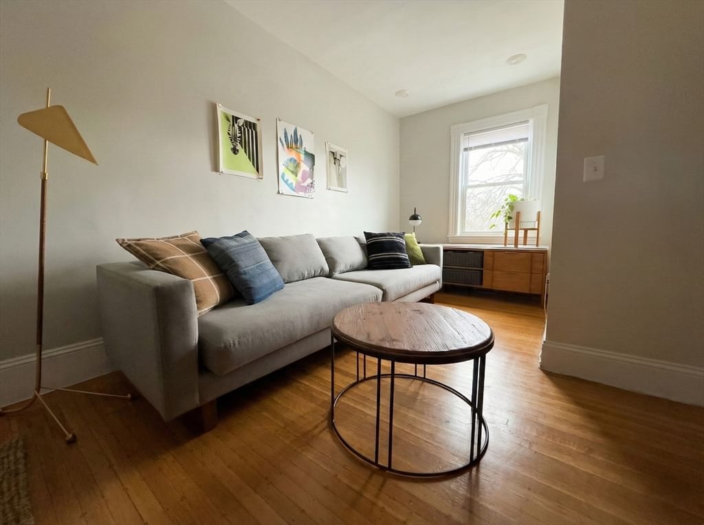 20 Fellsway W #2 Somerville — Photo 1 of 16