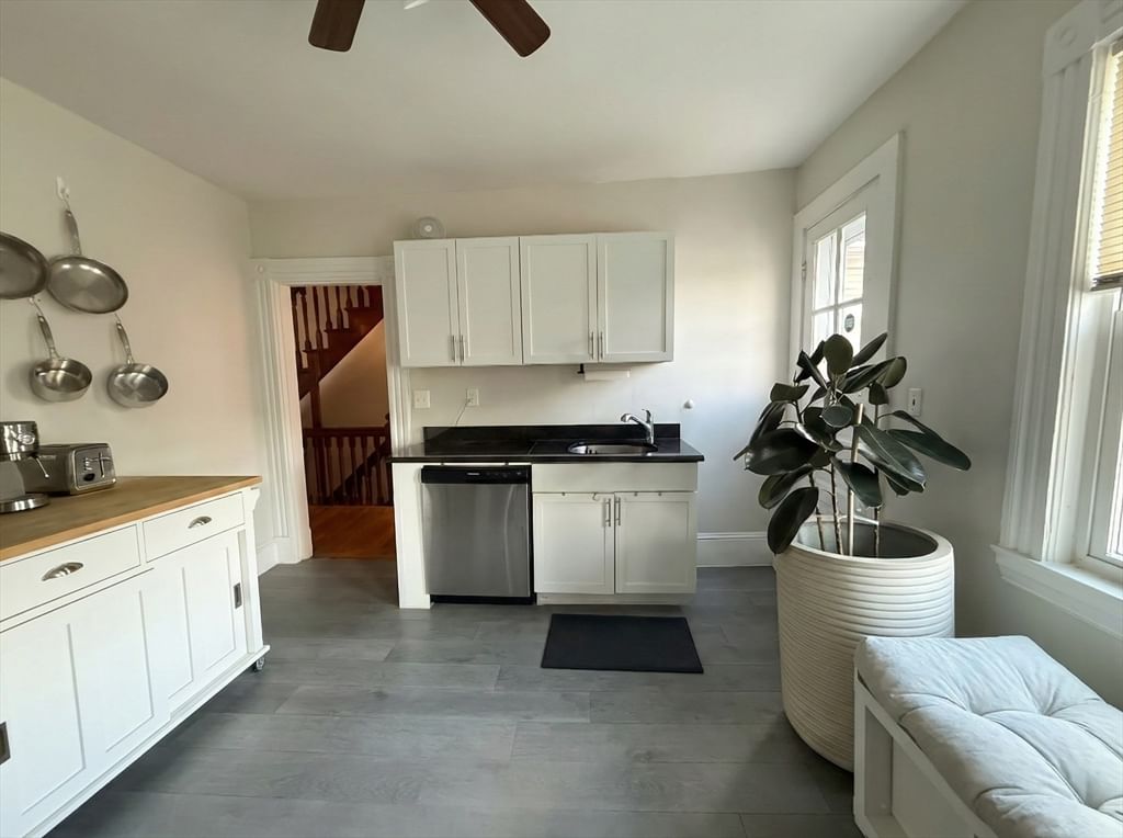 20 Fellsway W #2 Somerville — Photo 3 of 16
