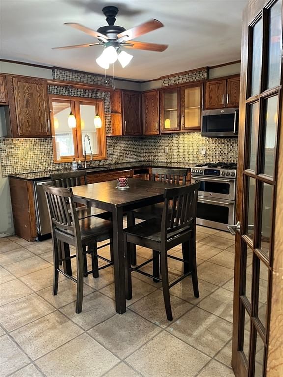 91 Pageotte St Acushnet — Photo 5 of 22
