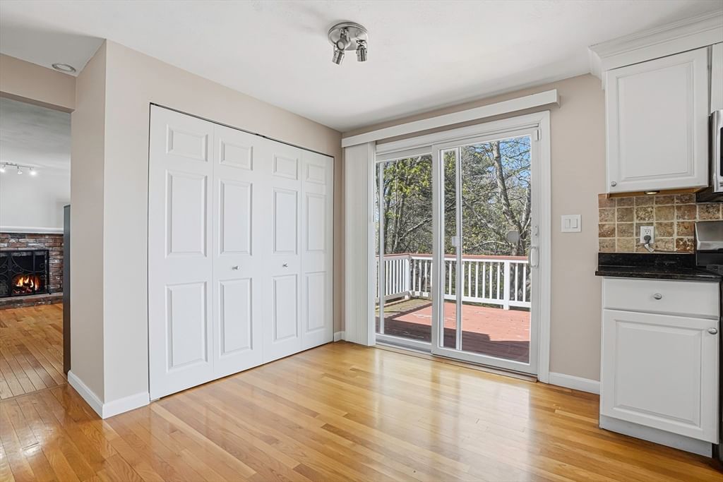 31 Lexington Road Shrewsbury — Photo 7 of 41