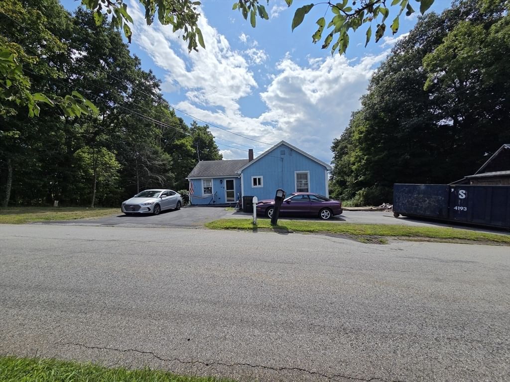 40 Upper Gore Rd Webster — Photo 2 of 21