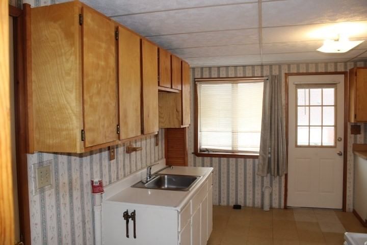 113 Pleasant St, Gloucester, MA 01930 photo 5