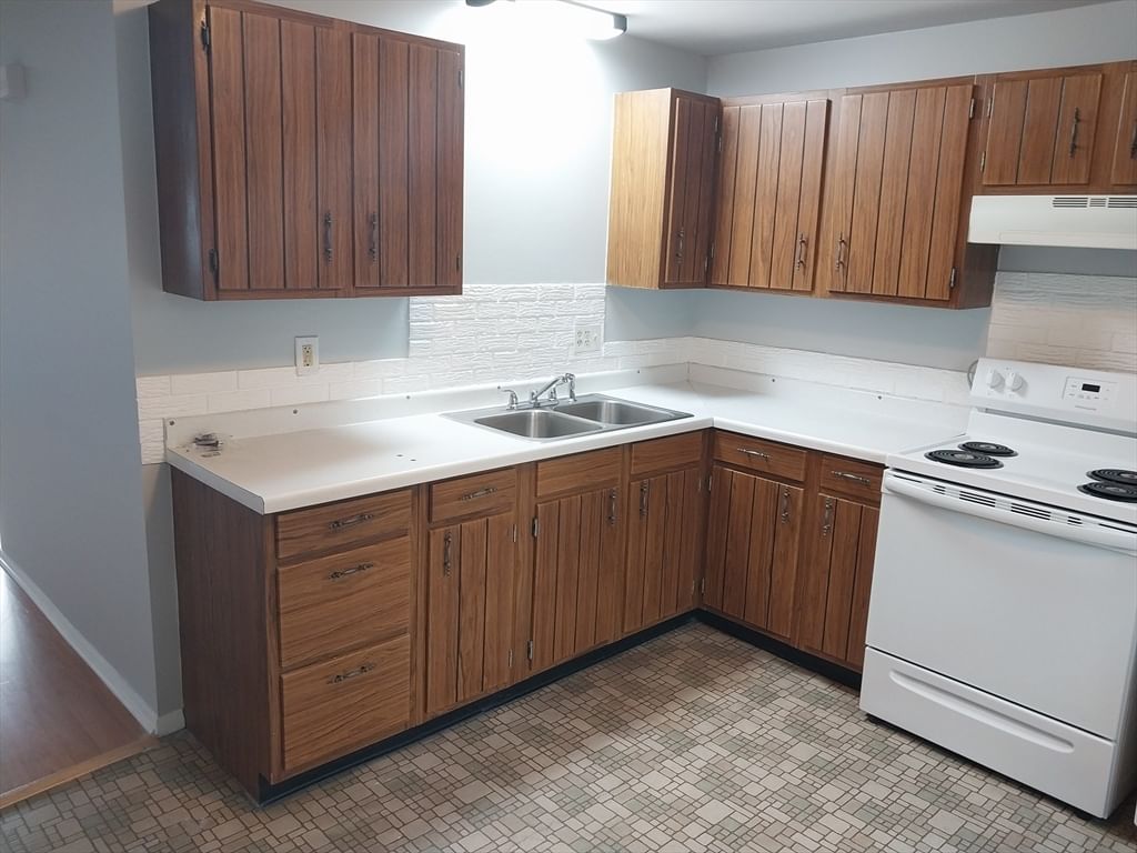 124 Ash Street Fall River — Photo 22 of 23