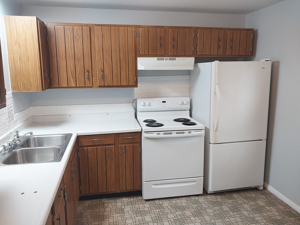 124 Ash Street Fall River — Photo 23 of 23