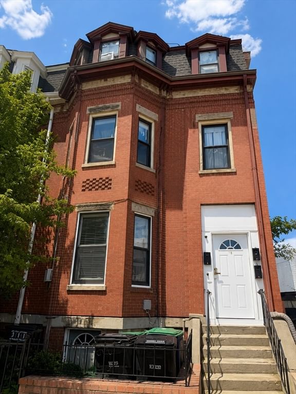 16 Cross Street East #2 Somerville — Photo 1 of 15