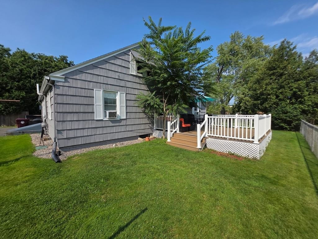 525 Chapin St Ludlow — Photo 5 of 36