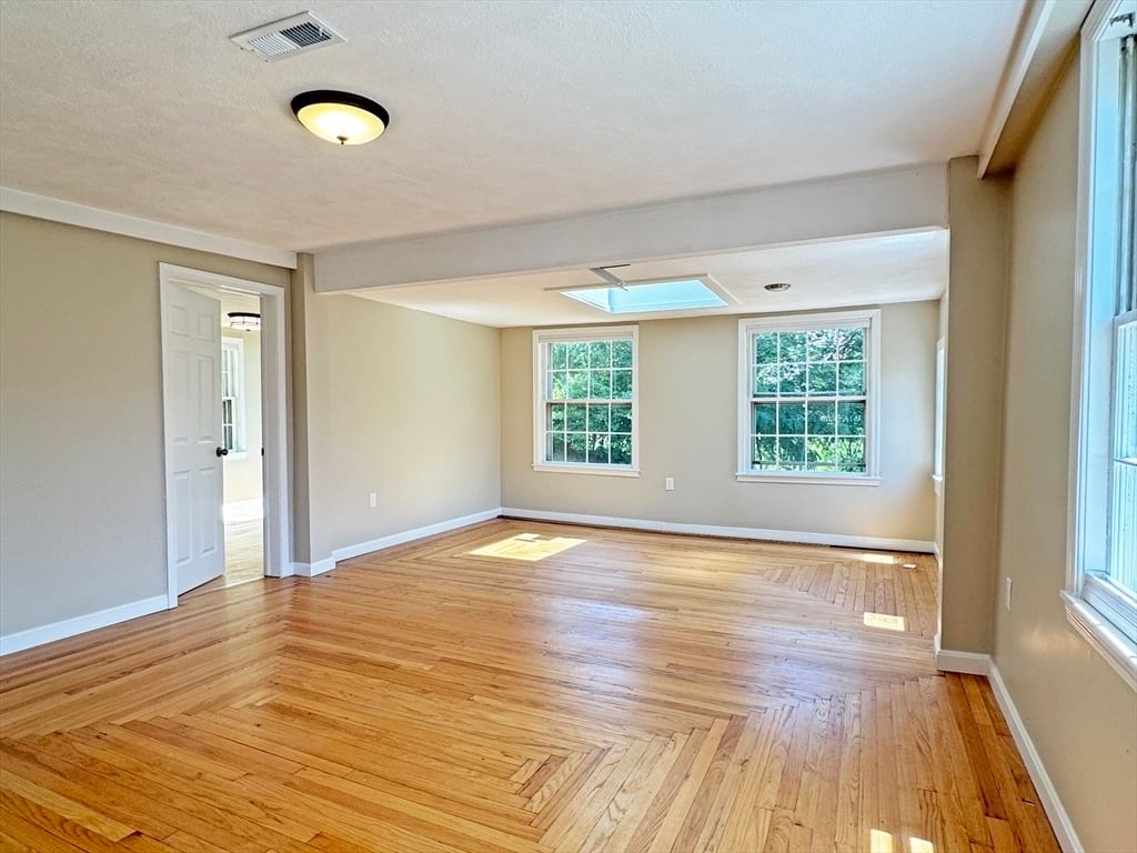 191-195 Weston St #191 Waltham — Photo 2 of 13