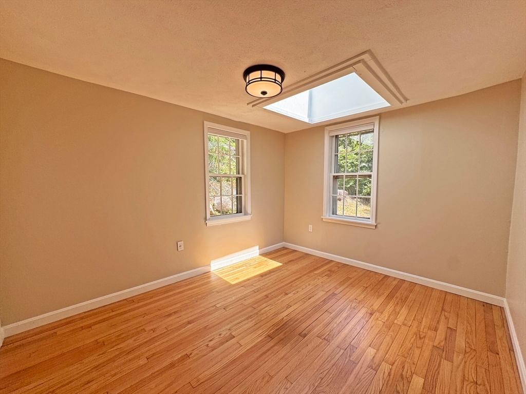 191-195 Weston St #191 Waltham — Photo 6 of 13