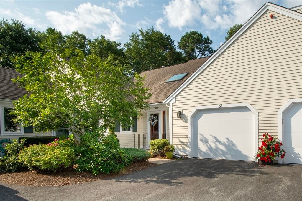 51 Portside Dr #51 Mashpee — Photo 2 of 42