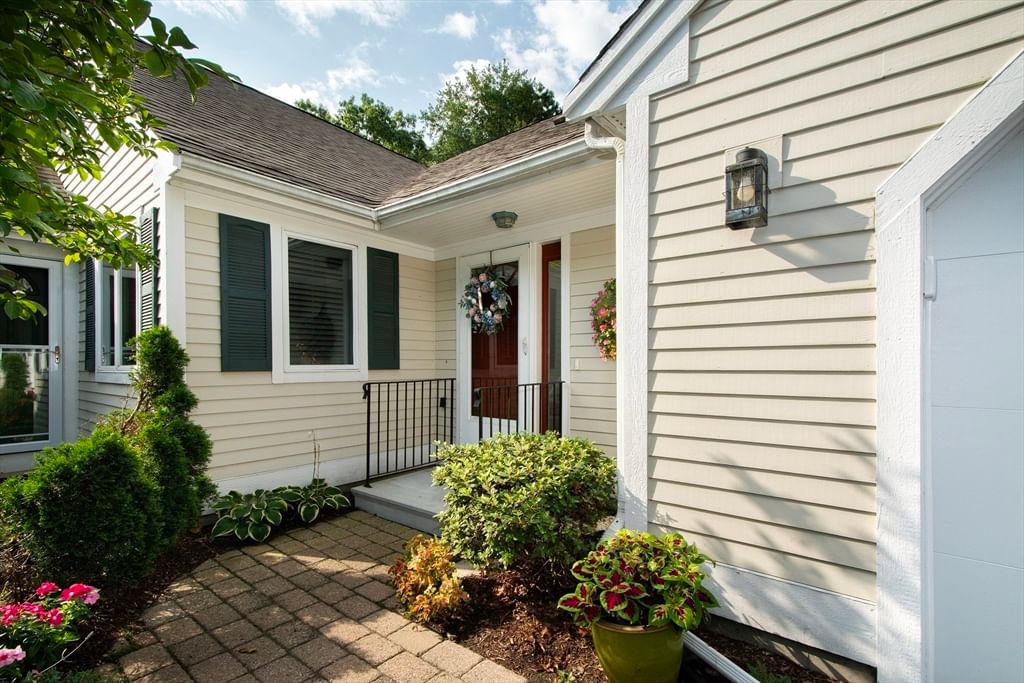 51 Portside Dr #51 Mashpee — Photo 3 of 42