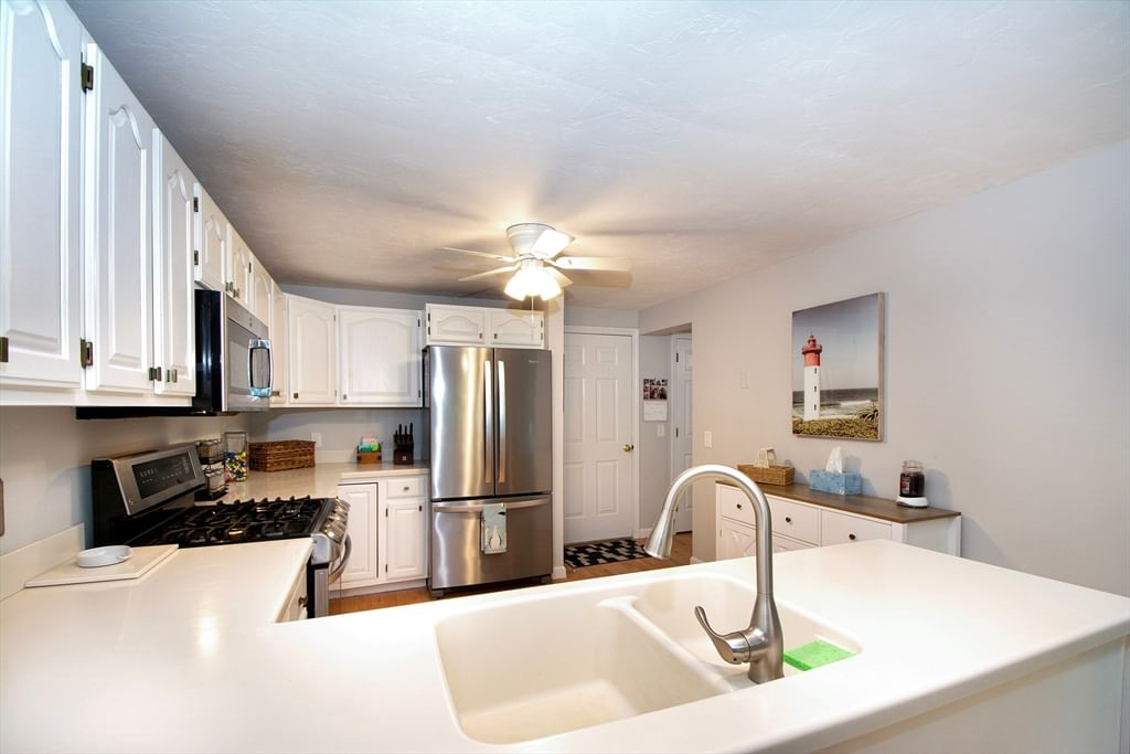 51 Portside Dr #51 Mashpee — Photo 8 of 42
