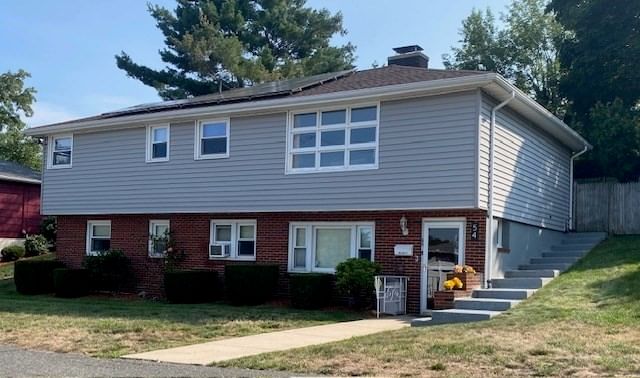 54 Ensign St