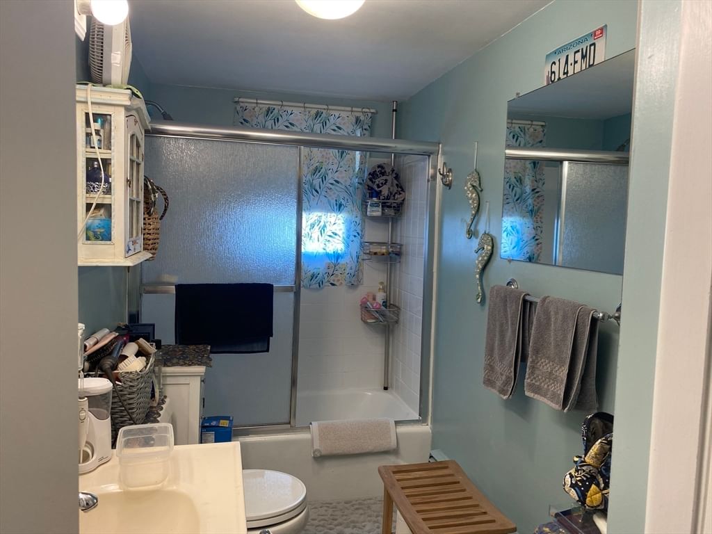 54 Ensign St Revere — Photo 11 of 20