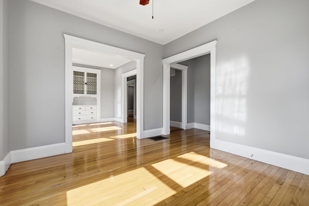 168 Brook Milton — Photo 7 of 36