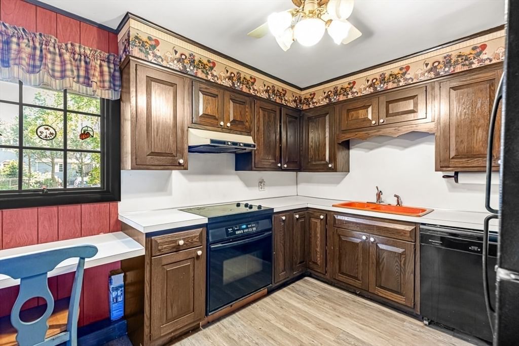 22 Third St Attleboro — Photo 13 of 40