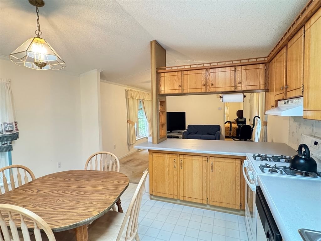 160 Washington Street #57 Plainville — Photo 17 of 32