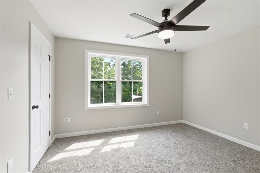 71 Pine St #B Warren — Photo 12 of 34