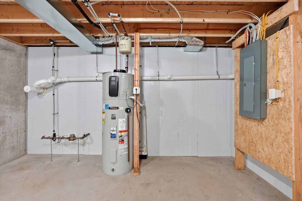 71 Pine St #B Warren — Photo 19 of 34