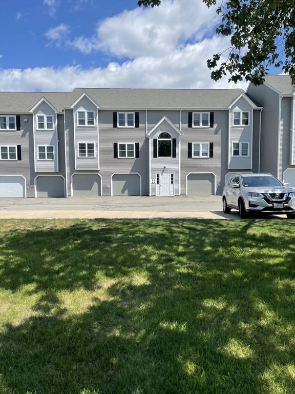 74 Tennis Plaza Road #15 Dracut — Photo 2 of 5