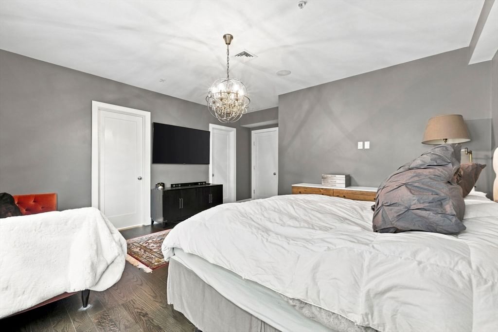 407 W 1st St #101 Boston — Photo 18 of 40