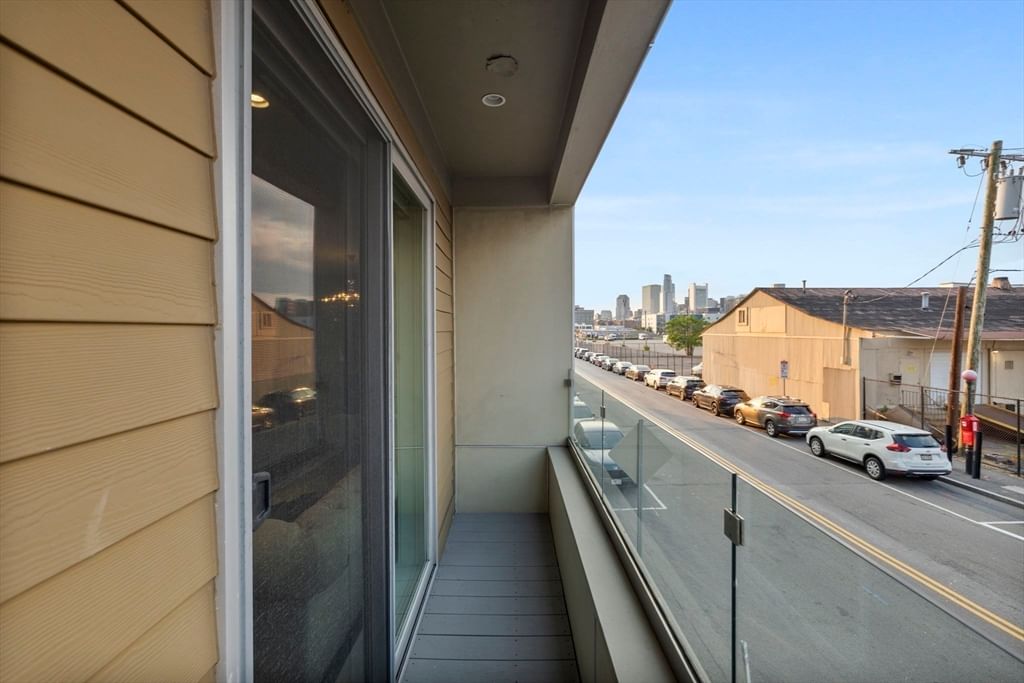 407 W 1st St #101 Boston — Photo 31 of 40