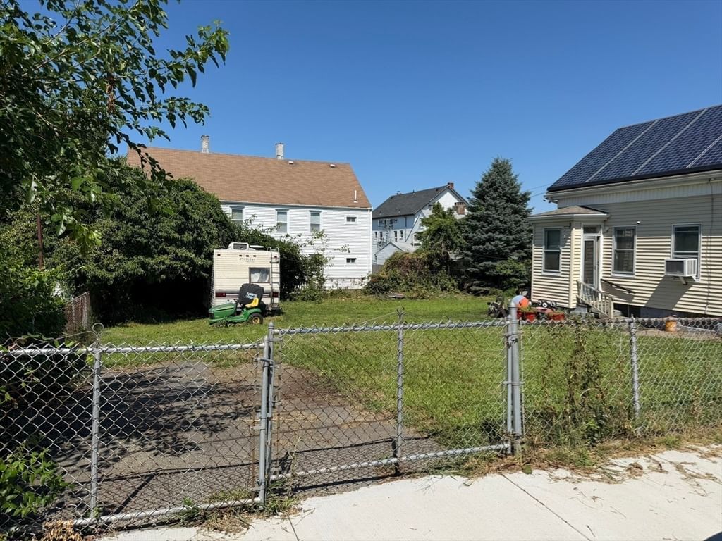 15 Allen St Fall River — Photo 9 of 20