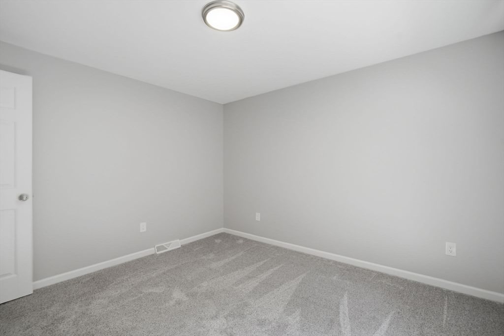 78 Oak Brook Drive East Longmeadow — Photo 33 of 42