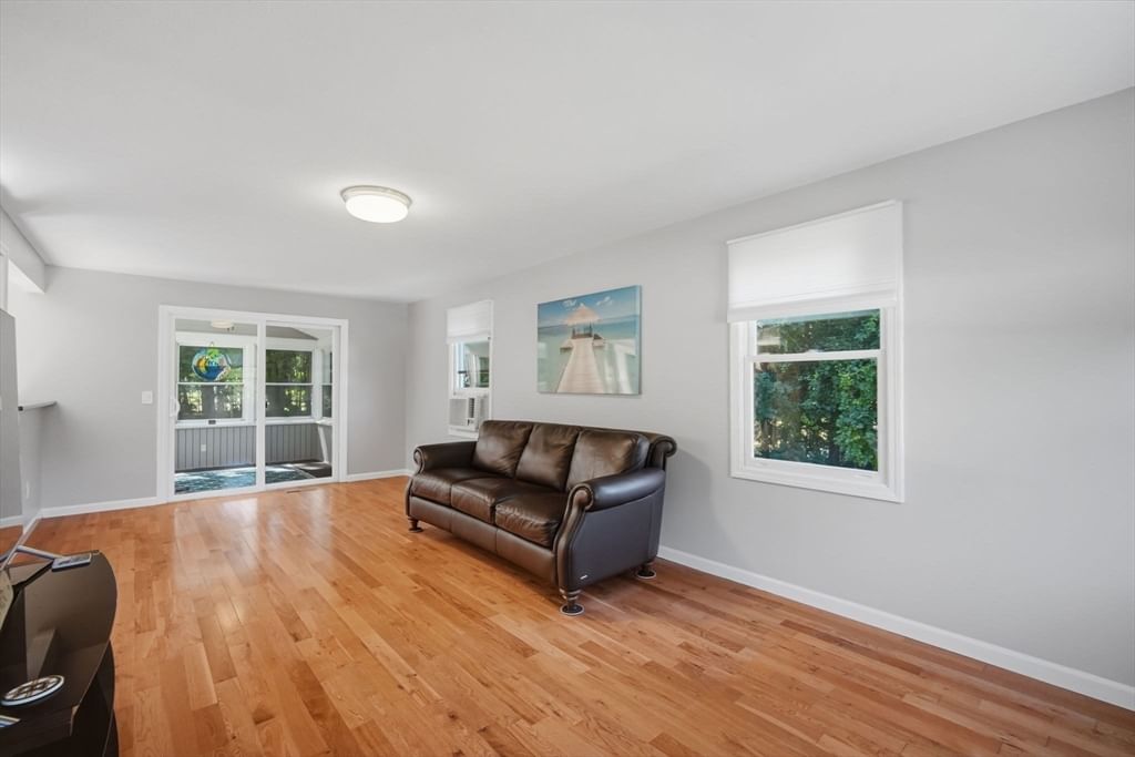78 Oak Brook Drive East Longmeadow — Photo 5 of 42