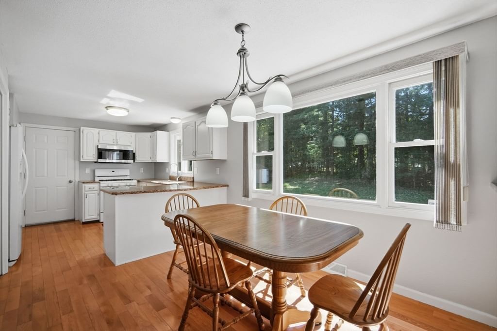 78 Oak Brook Drive East Longmeadow — Photo 6 of 42