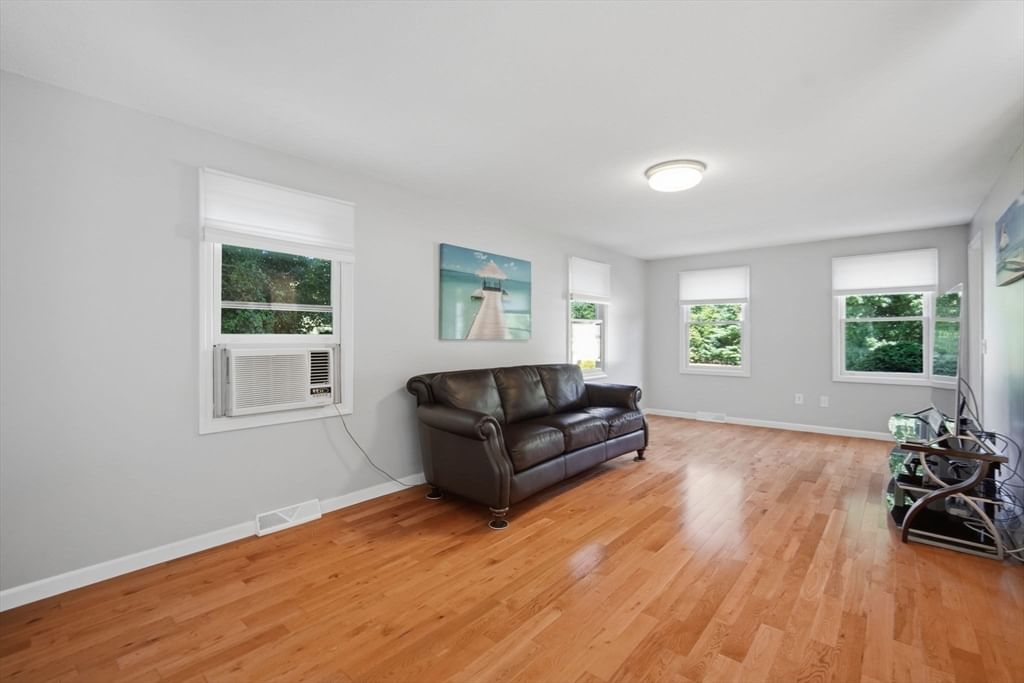 78 Oak Brook Drive East Longmeadow — Photo 7 of 42