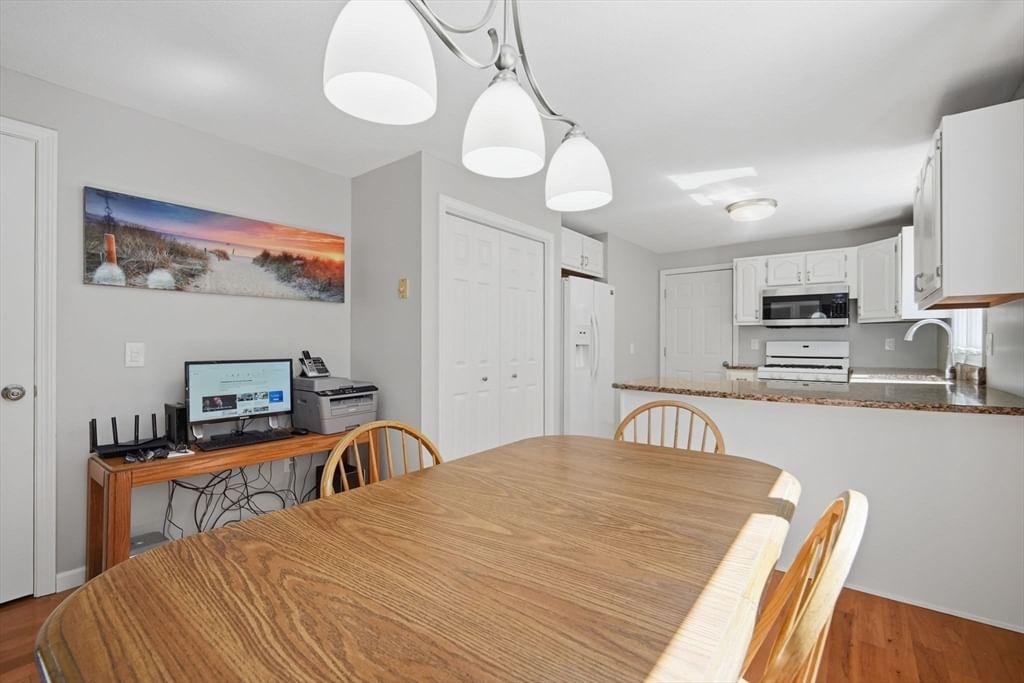 78 Oak Brook Drive East Longmeadow — Photo 9 of 42