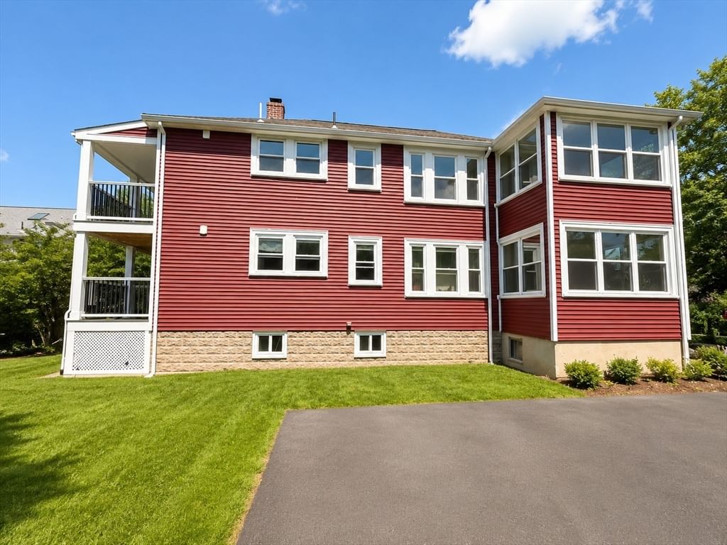 27 Woodleigh Rd Watertown — Photo 2 of 40