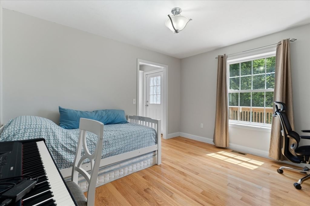28 Stanley St North Attleboro — Photo 12 of 35