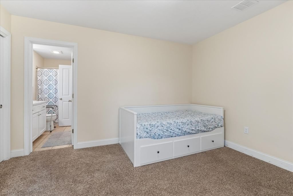 28 Stanley St North Attleboro — Photo 24 of 35