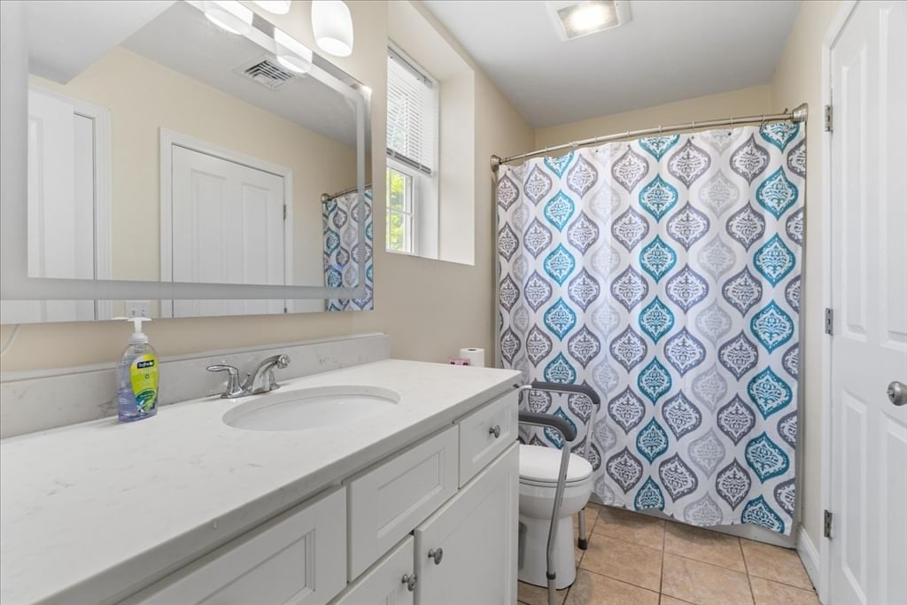28 Stanley St North Attleboro — Photo 27 of 35