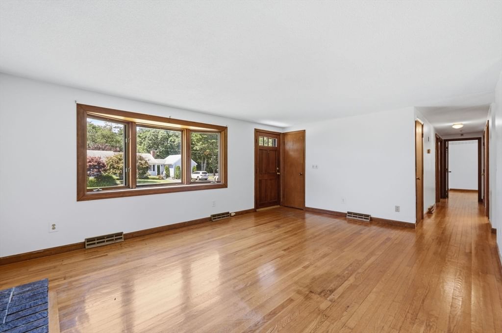 52 Arrowhead Dr. Yarmouth — Photo 13 of 40