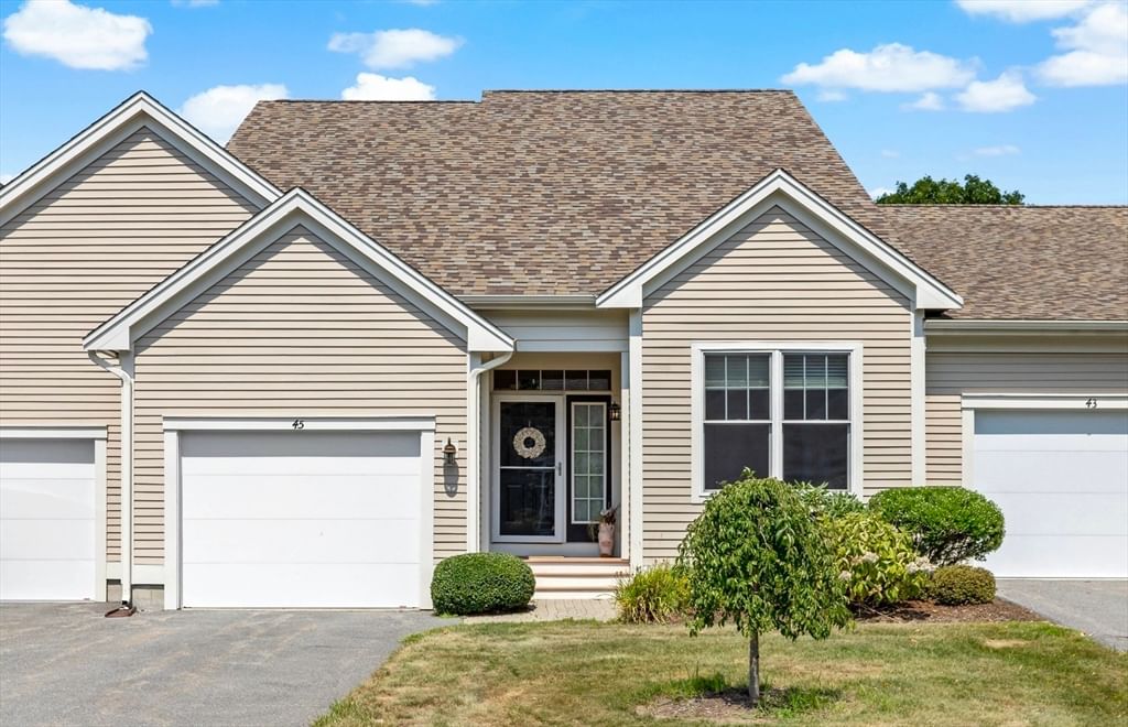 45 Grey Hawk Dr #578 Mashpee — Photo 2 of 41