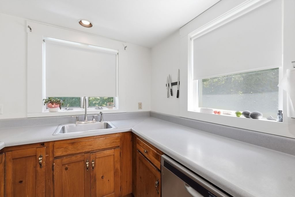 18 Fiske Hill Rd Sturbridge — Photo 6 of 42
