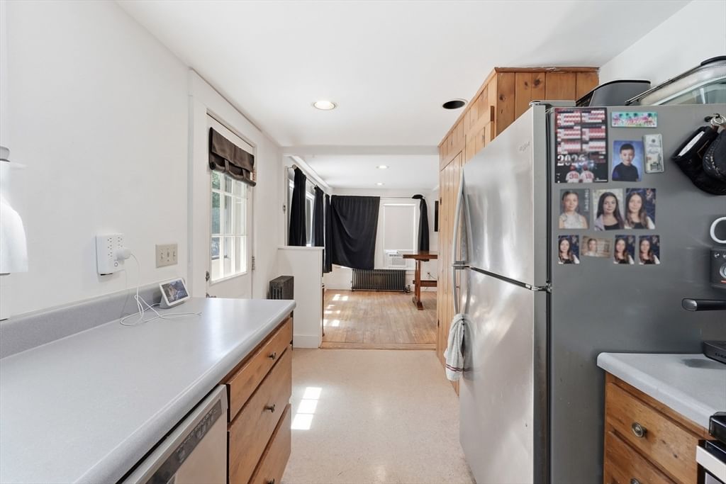 18 Fiske Hill Rd Sturbridge — Photo 7 of 42