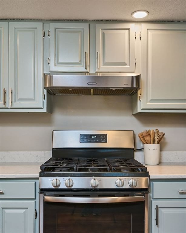 20 Carriage Ln South Hadley — Photo 9 of 39