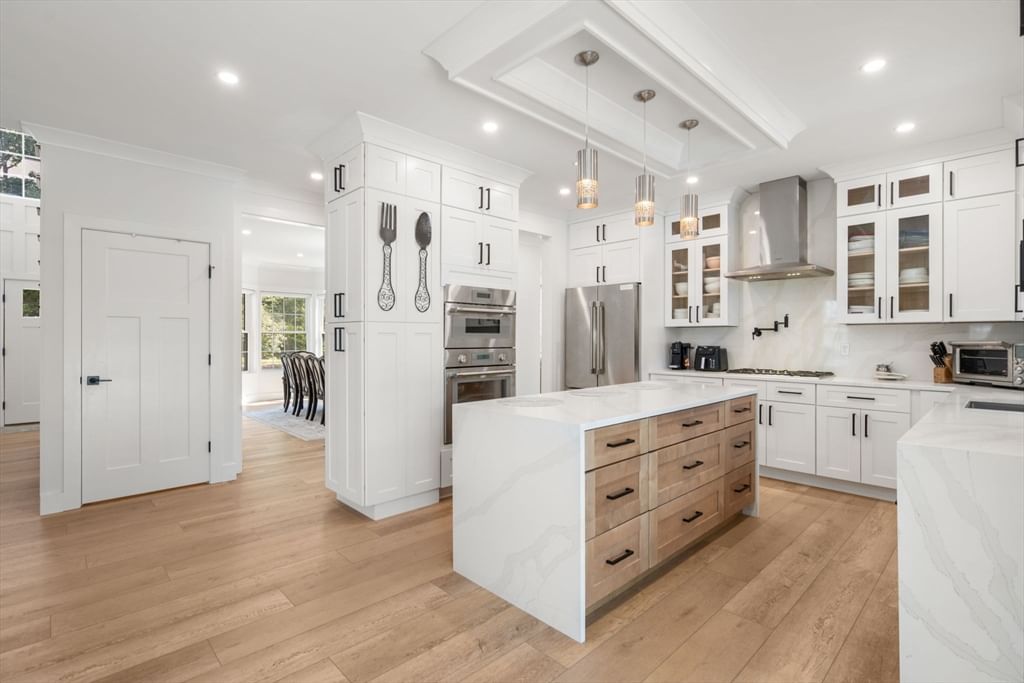 9 Flanagan Dr Shrewsbury — Photo 4 of 37