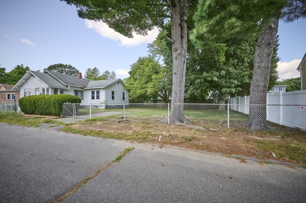 Property at 15 Moray St, Lynn, MA 01904