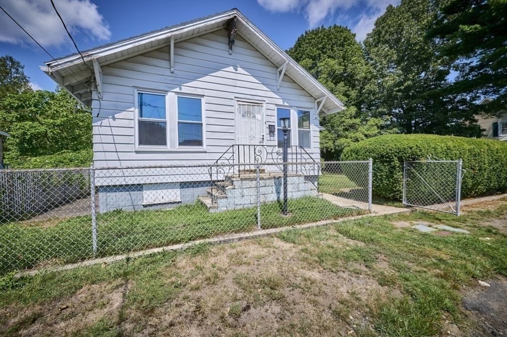 15 Moray St Lynn — Photo 4 of 20