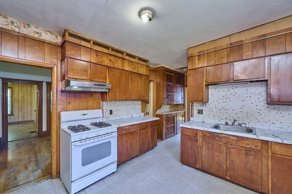 15 Moray St Lynn — Photo 5 of 20