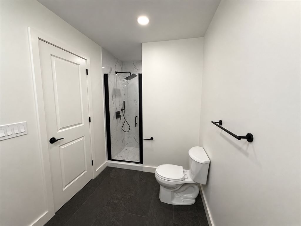 33 Polaski Ave Chicopee — Photo 18 of 22