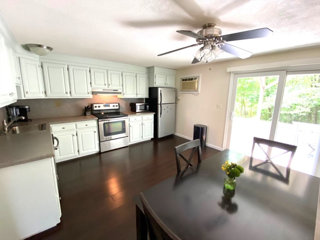 28 Douglas Drive #28 East Bridgewater — Photo 3 of 16