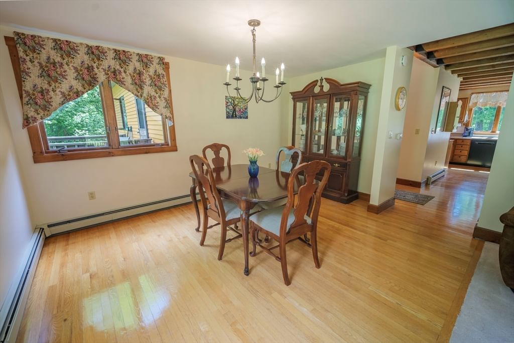 255 High St Hill Rd Windsor — Photo 8 of 34
