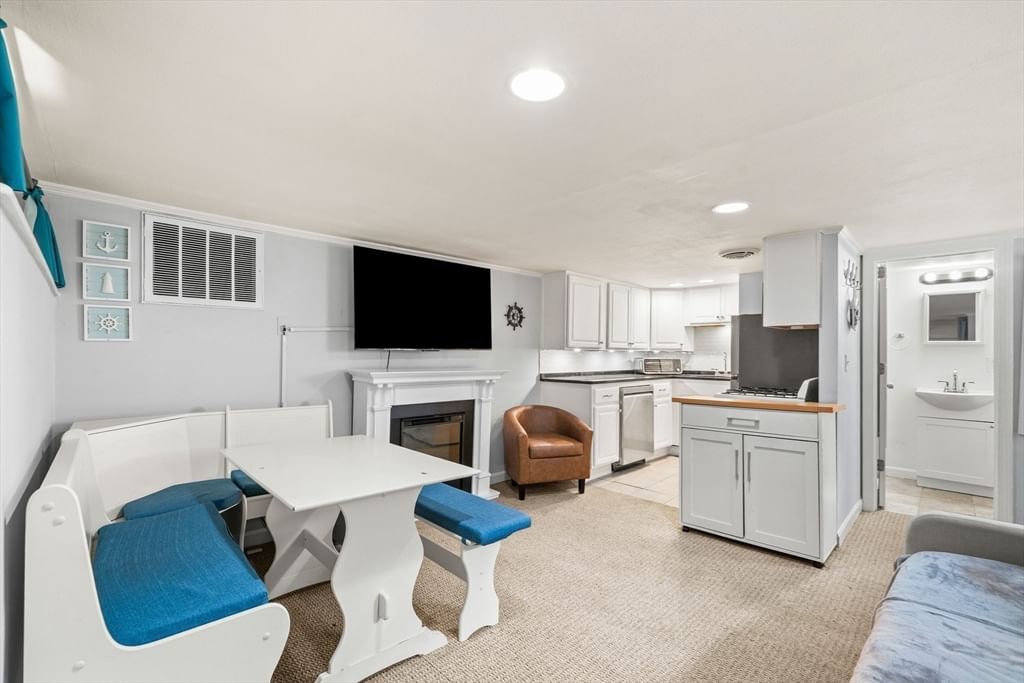 8 Franklin St #19 Marblehead — Photo 10 of 24